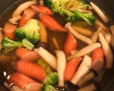 しめじとウインナーとブロッコリーのスープ作り方4写真