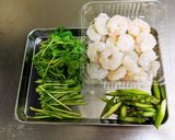 海老と豆苗のプリッシャキ炒め作り方1写真