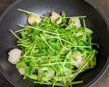 海老と豆苗のプリッシャキ炒め作り方4写真