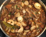 豚バラ肉と舞茸と里芋の赤ワイン・トマト煮作り方10写真