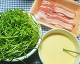豆苗と豚肉でチヂミ風✲*ﾟ作り方1写真