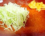 キャベツと柿のコールスローサラダ作り方1写真