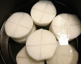 鶏ひき肉焼きと大根煮作り方1写真