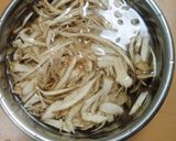 ごぼうとじゃがいものキンピラ。作り方1写真