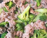 牛肉とブロッコリーのペペロンチーノ炒め作り方6写真