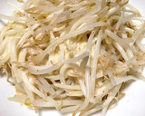 簡単　もやしの塩麹炒めチーズ乗せ！作り方2写真