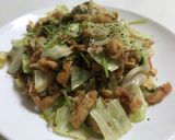 簡単！豆苗　油揚げ　キャベツのピリ辛炒め作り方4写真