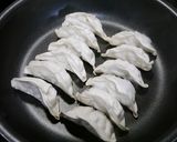 簡単！冷凍生餃子の美味し焼き方作り方1写真