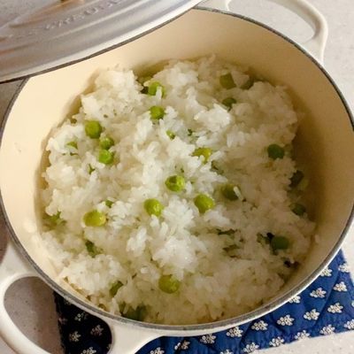 お鍋で炊く…えんどう豆ごはん by JuJuKueche 【クックパッド】 簡単