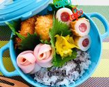 お弁当を可愛く★巻くだけハムのお花作り方5写真