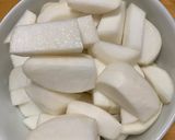 簡単カブと葉とお肉炒め作り方2写真