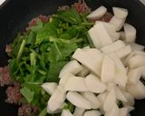 簡単カブと葉とお肉炒め作り方5写真