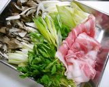 おひとり鍋！風邪に☆豚バラ舞茸作り方1写真