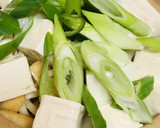 薄揚げと三種ネギの野菜豆腐なべ作り方3写真