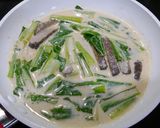 簡単！ハンバーグと小松菜のクリーム煮作り方4写真