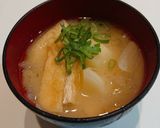 玉ねぎとじゃがいもと油揚げのお味噌汁作り方3写真