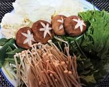 コク旨！【鶏肉のガーリック味噌バター鍋】作り方2写真