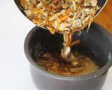 きのこの香り豊か！食欲そそる炊き込みご飯作り方3写真