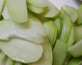 豚肉とハヤトウリのフィリピン風炒めもの作り方1写真
