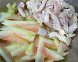 スイカと鶏の皮の海苔ドレッシングあえ作り方1写真