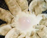 レトルト●餃子とおとしたまごの一玉焼き作り方3写真