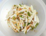 簡単副菜☆山芋のめんつゆ梅肉おかか和え作り方3写真