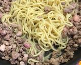 ニラとひき肉の焼きそば作り方3写真