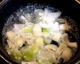 パプリカとゆで玉ねぎと蒸し鶏の和え物作り方3写真