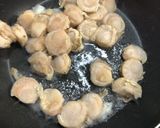 ベビーホタテと豚肉白菜のにんにく炒め作り方3写真