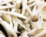 きのこと厚揚げのニンニクオリーブ炒め作り方2写真