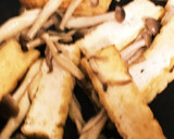 きのこと厚揚げのニンニクオリーブ炒め作り方3写真