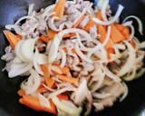 バター醤油でコク旨焼きうどん♪作り方4写真