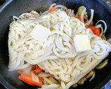バター醤油でコク旨焼きうどん♪作り方5写真