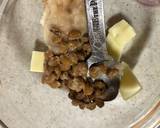 納豆と金時豆のトースト　チーズ入り作り方2写真