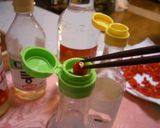 色鮮やかコーレーグース　唐辛子の泡盛漬け作り方4写真