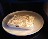 超ずぼらランチ。ツナ缶でワカメうどん作り方1写真