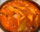 フライパンで♪鶏むね肉のトマト煮込み✨作り方5写真
