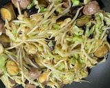 豚のかしら肉と茄子のニンニク味噌野菜炒め作り方6写真
