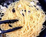 蟹と黒オリーブのオイルパスタ作り方4写真