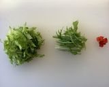 野菜サラダと食べる♪汁なしカレー担担めん作り方2写真