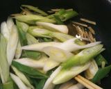 鰯の缶詰の長ネギ炒め！作り方3写真