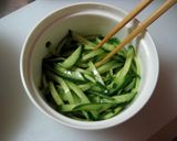 これまた簡単、辛さで食が進む韓国ピビン麺作り方1写真