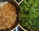 春菊となめこと鶏団子の生姜海鮮スープ作り方4写真