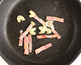 牡蠣(かき)とベーコンのガリバタ醤油炒め作り方3写真