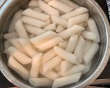 韓国人の友達から教わるクリームトッポギ作り方1写真