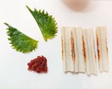 ちくわで梅肉と大葉の巻き巻き作り方2写真