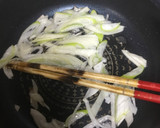 酒のつまみやシメに最高！紅の焼きそば作り方3写真