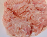簡単で美味しい豆苗と鶏挽肉のつくね作り方1写真