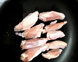 けいこだしで 鶏手羽中とカブの葉の炒め煮作り方1写真