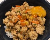 調味料１つだけ！簡単過ぎる鶏ミンチ丼作り方4写真